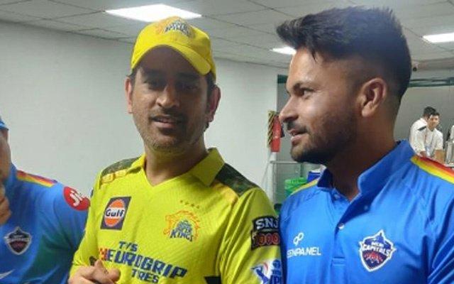 MS Dhoni and Mukesh Kumar