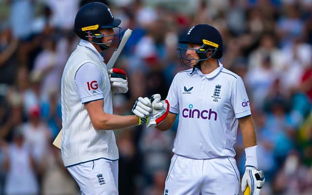 Zak Crawley and Joe Root