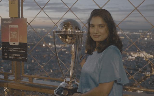 Mithali Raj With World Cup.