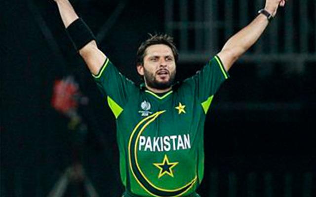 Shahid Afridi's signature celebration from 2011 WC while bowling