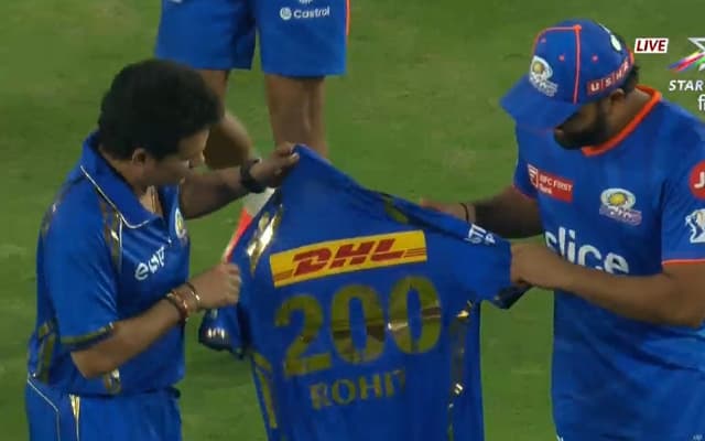 IPL 2024: Rohit Sharma presented special jersey by Sachin Tendulkar on ...