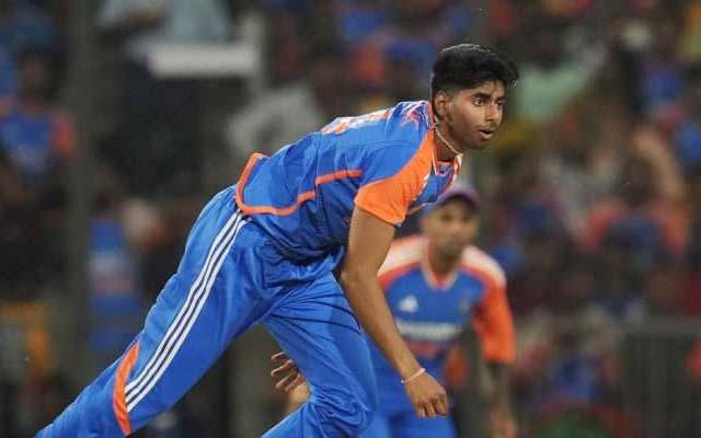 WATCH- Mayank Yadav foxes Mahmudullah with his fiery pace, claims maiden wicket in first IND vs BAN T20I