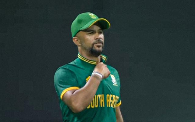 JP Duminy fields during Ireland match