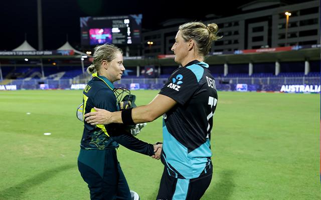 Sophie Devine and Alyssa Healy