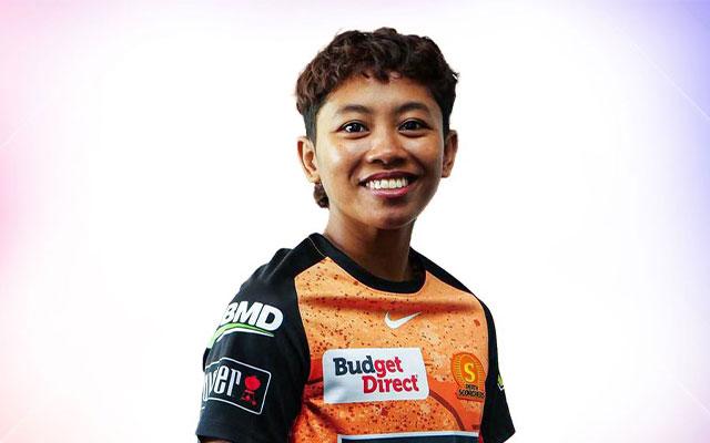 Perth Scorchers sign Indonesian bowler Ni Made Putri Suwandewi for WBBL