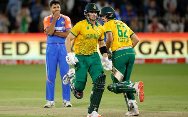 Twitter Reactions: Stubbs-Coetzee pull South Africa out of trouble as hosts level series