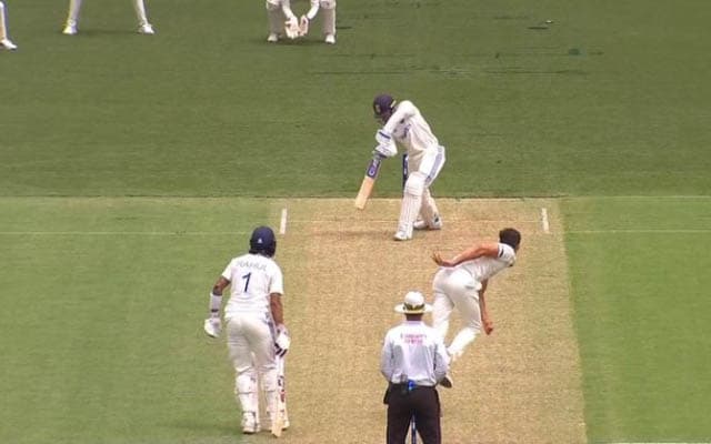 Watch: Shubman Gill smashes Mitchell Starc for two consecutive boundaries in first over of IND vs AUS Pink Ball Test