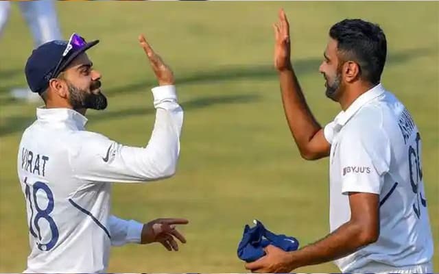 Kohli and Ashwin in Test