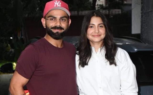 WATCH: Virat Kohli and Anushka Sharma stroll on Melbourne streets