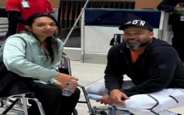 Yusuf Pathan helps physically disabled lady in Jeddah to board Mumbai flight