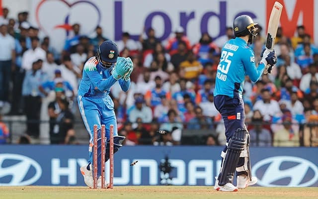 Top 5 players who have scored most runs between India and England in ODIs