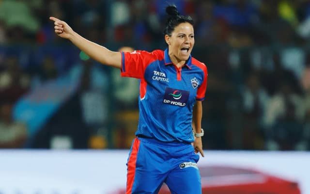 Video of the Day - Women's Premier League 2025: Shikha Pandey, Marizanne Kapp dismantle Gujarat's batting line-up