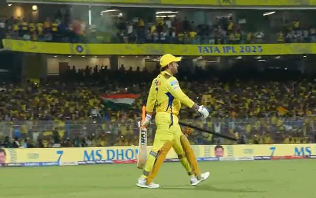 [WATCH] IPL 2025: MS Dhoni gives Chepauk crowd 'Thala Dharisanam' during CSK vs MI encounter