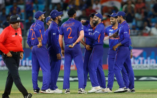 India huddle. (Photo: Twitter)