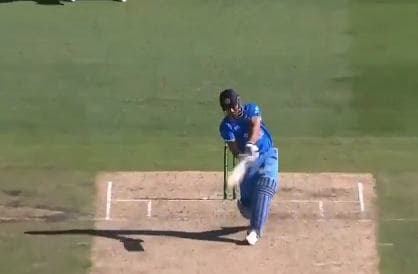 MS Dhoni v Aus