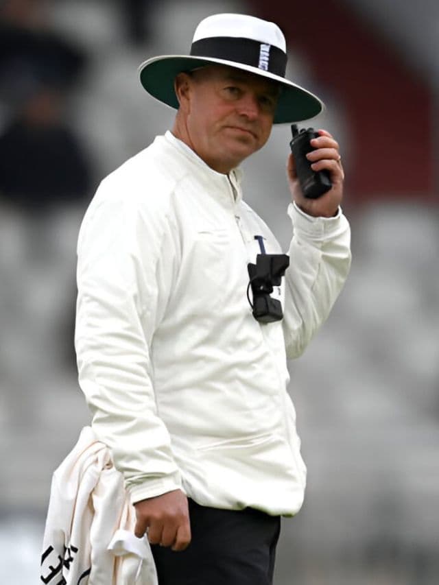 5 Types of devices used by Umpires on Cricket field